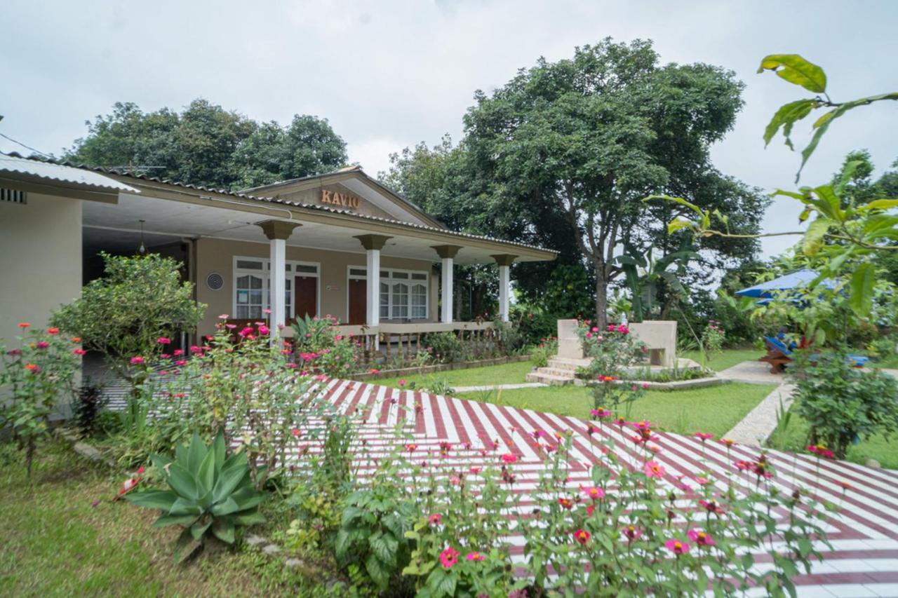 RedDoorz near Taman Safari 2 Otel Bogor Dış mekan fotoğraf