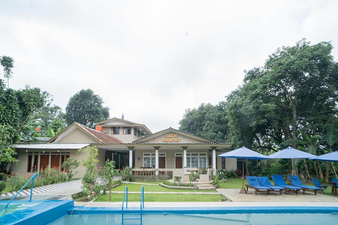RedDoorz near Taman Safari 2 Otel Bogor Dış mekan fotoğraf